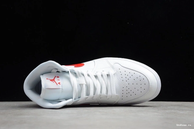 BQ6472-106 University White Mid 1 Jordan Red (W) 0728